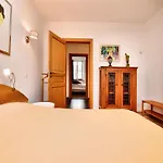 Countryside Escape For 9