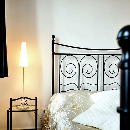 Countryside Escape For 9 * Honnay