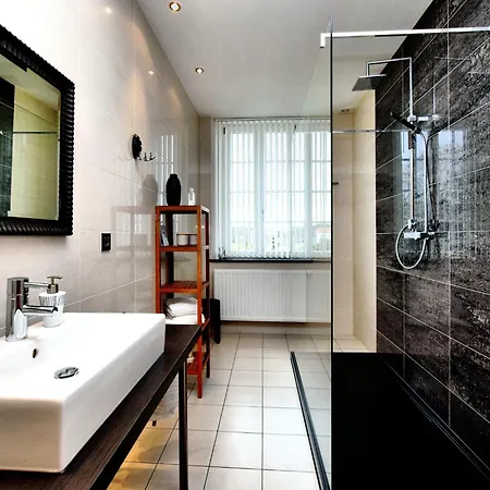 Countryside Escape For 9 Honnay