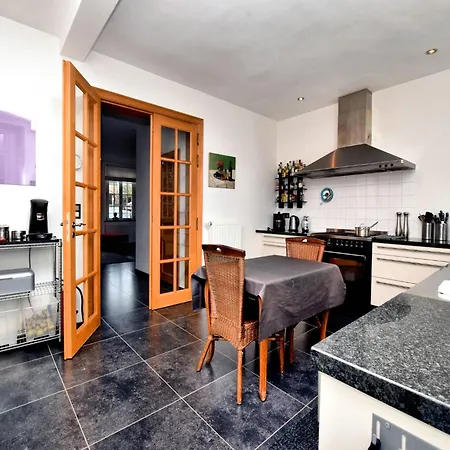 Countryside Escape For 9 Ferienhaus *