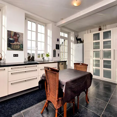 Countryside Escape For 9 Ferienhaus