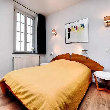 別荘 Countryside Escape For 9 Honnay